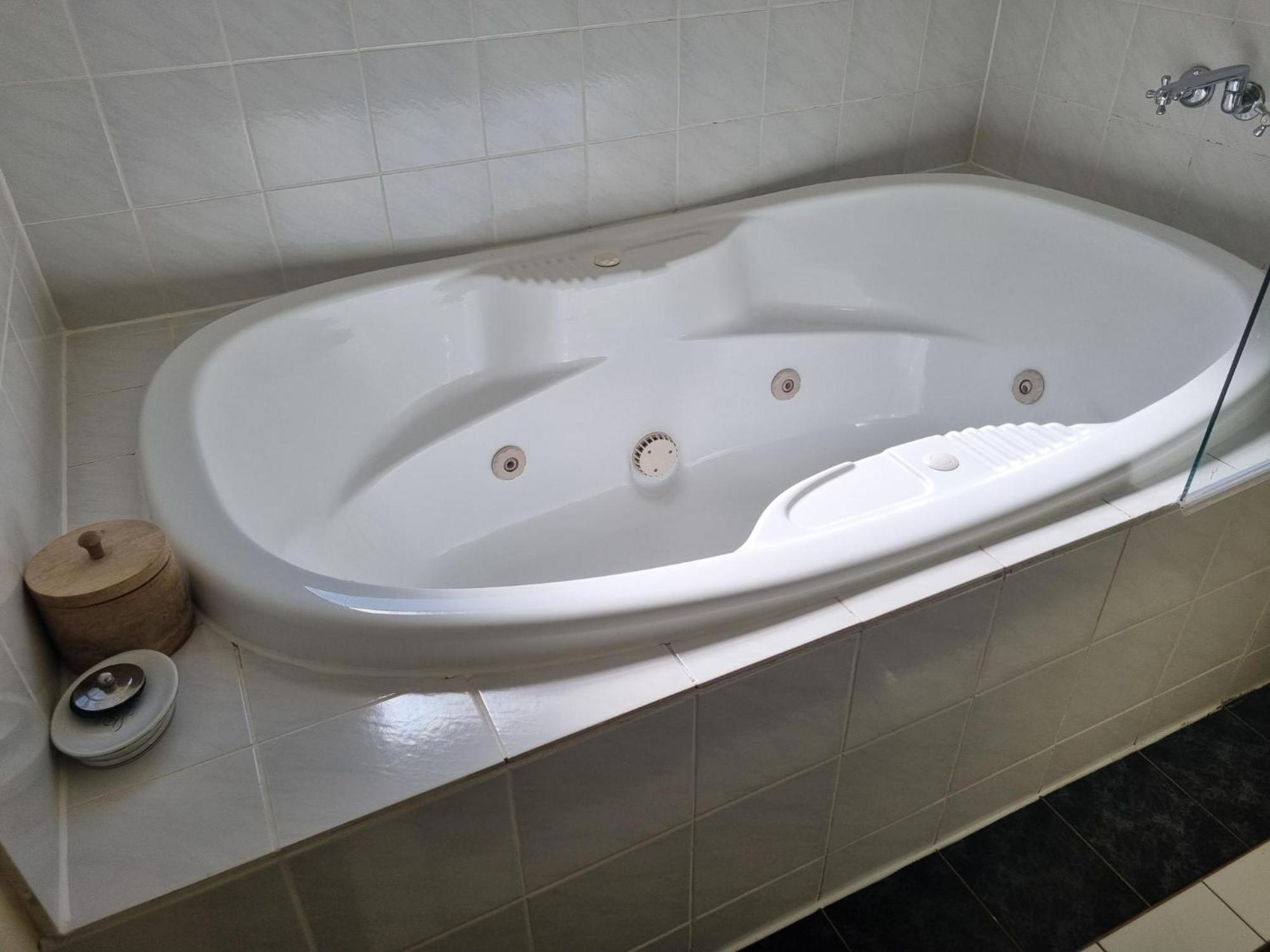 Chez Vous Split Level Balcony Spa Villa 2! Pokolbin Kültér fotó